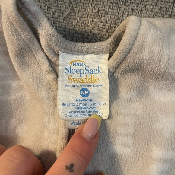 Halo Gray Swaddle Newborn - Picture 2 of 4